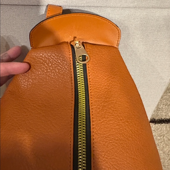 Unique Zipper Backpack 🎒 - Picture 2 of 9